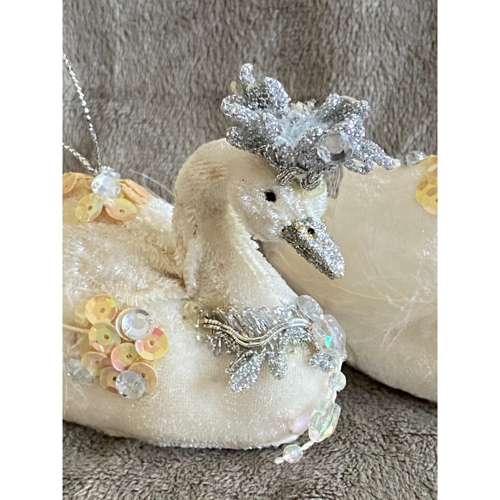 Vtg KATHERINE'S COLLECTION ~Pair of Velvet Feather Sequin Glitter Swan Ornaments - Picture 4 of 15